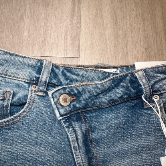 Ardene Asymmetrical Waist Denim Shorts - Dark Wash - Picture 7 of 7